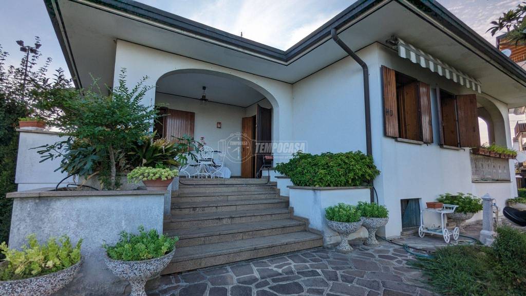 Villa in vendita ad Abano Terme via Monte Gemola, 23