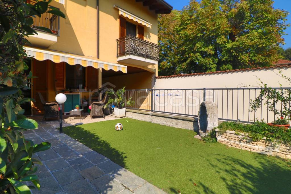 Villa a Schiera in vendita a Buscate via Carlo Cattaneo, 27