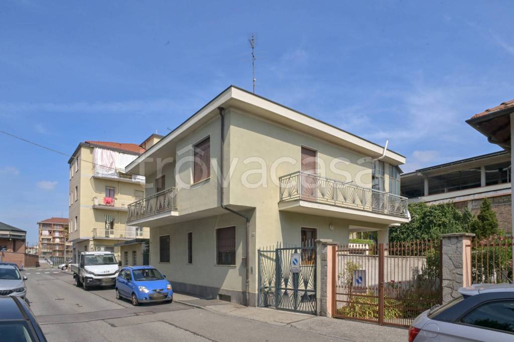Villa Bifamiliare in vendita a Nichelino via Sassari, 62