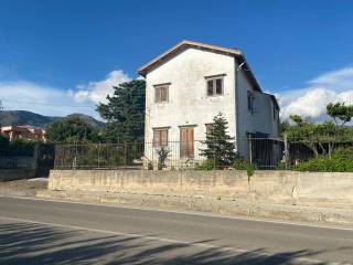 Villa in in vendita da privato a castellana sicula rione franzucchi