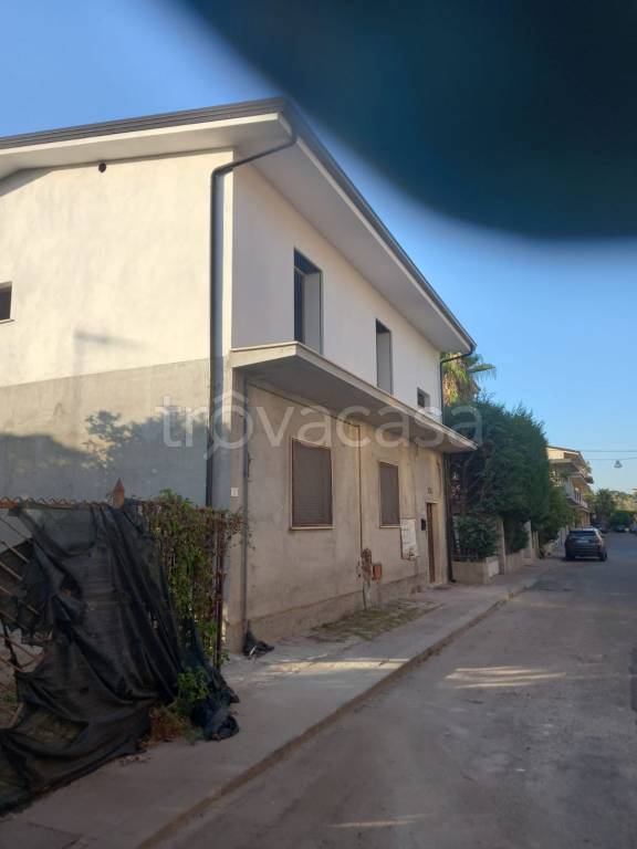 Casa Indipendente in in vendita da privato a Locri via Caserta, 3