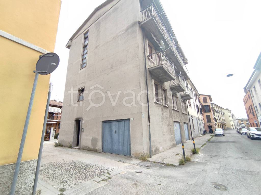 Appartamento in vendita a Cremona via Cavo Cerca