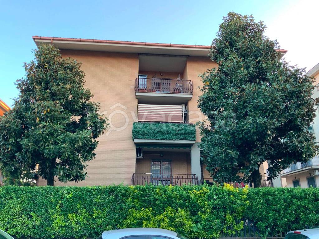 Appartamento in vendita a Roma via Francesco Vitalini, 43