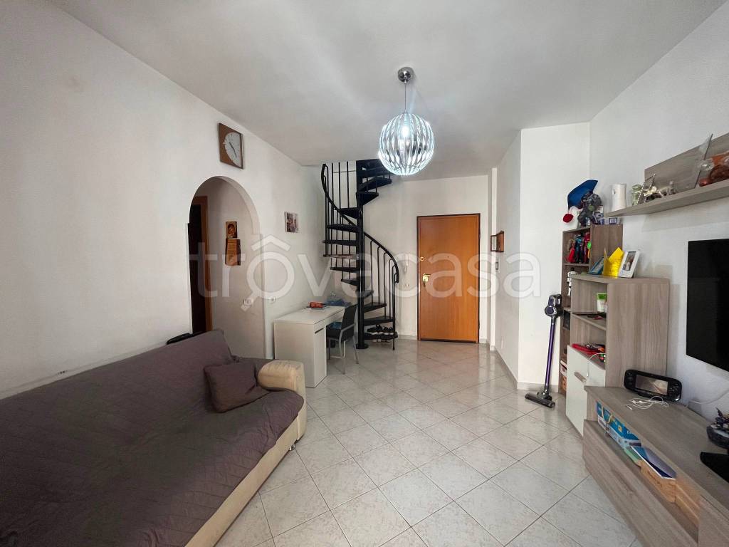Appartamento in vendita a Roma via Francesco Vitalini, 43