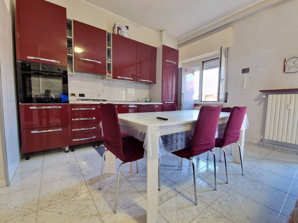 Appartamento in vendita a Cesano Boscone via della Repubblica, 9