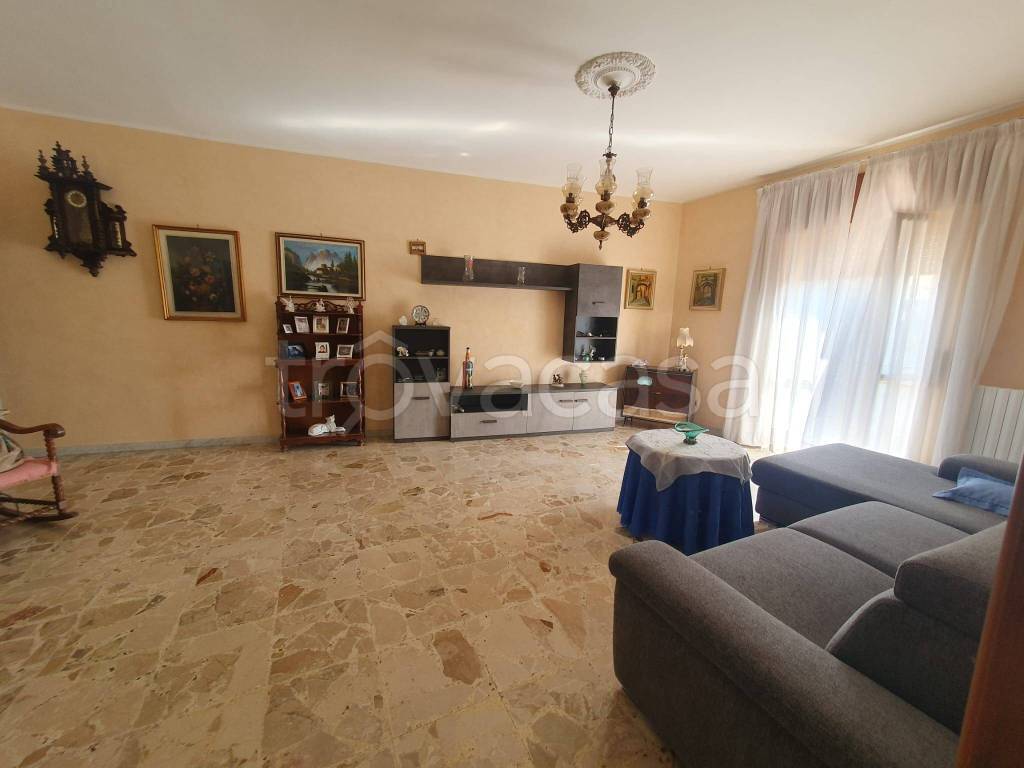 Appartamento in vendita a Statte via Taranto, 44
