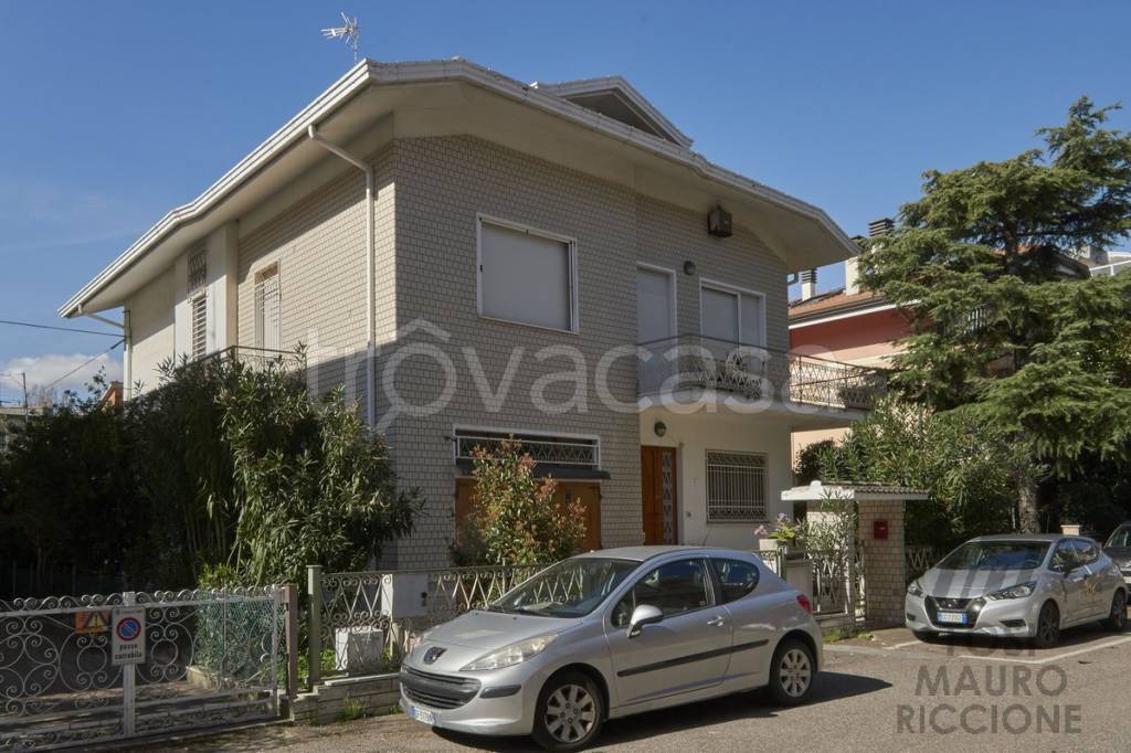 Villa Bifamiliare in vendita a Rimini via Luisa Bergalli, 5