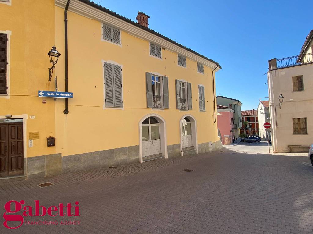 Appartamento in vendita a Sommariva Perno piazza Marconi