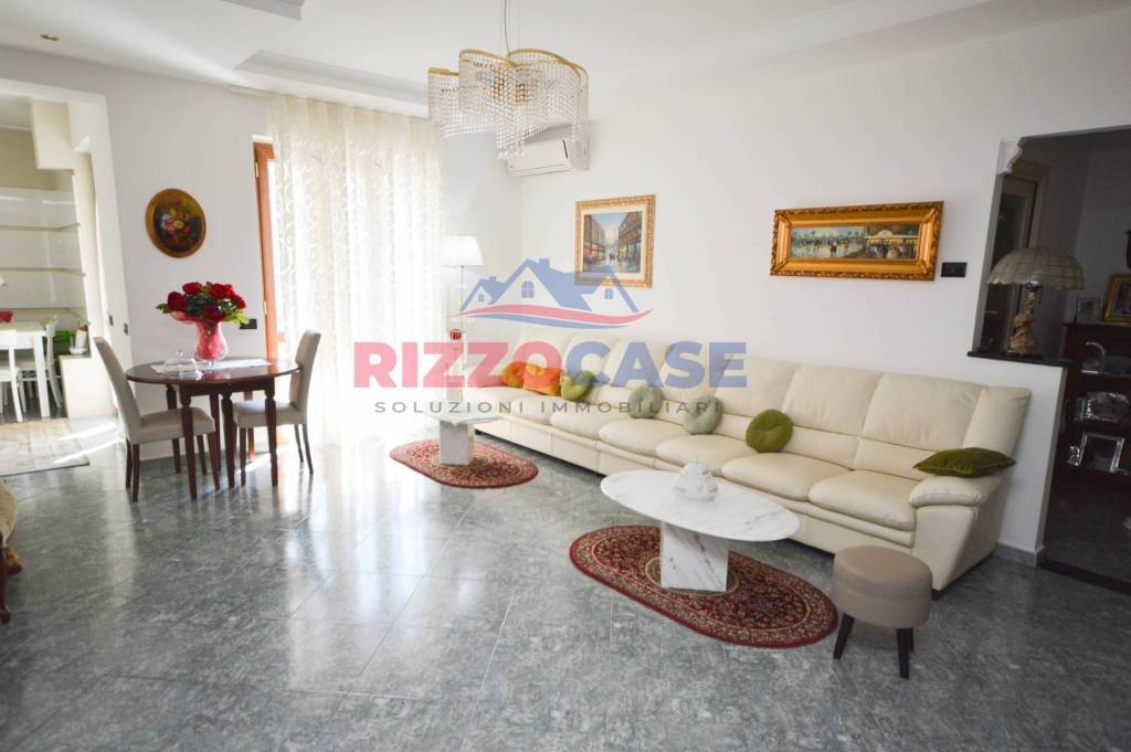 Appartamento in vendita a Corigliano-Rossano via Carmine Gaetano Candiano, 18