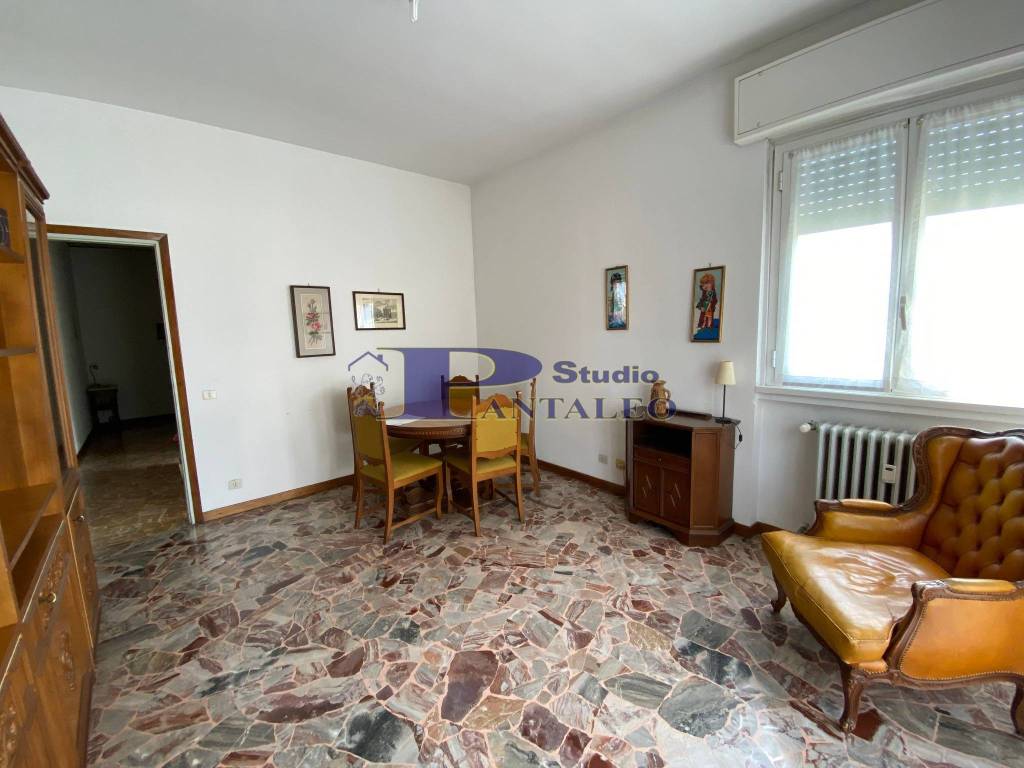 Appartamento in vendita ad Abbiategrasso viale Giuseppe Mazzini