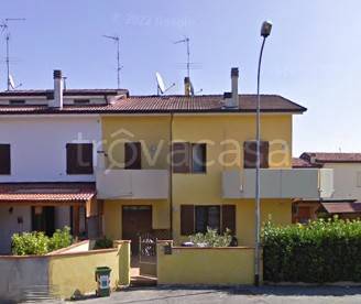 Villa a Schiera all'asta a Viadana via Cesare Aroldi, 6