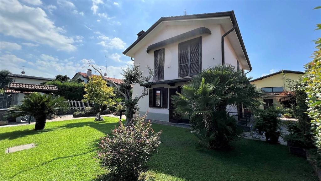 Villa in vendita ad Arluno