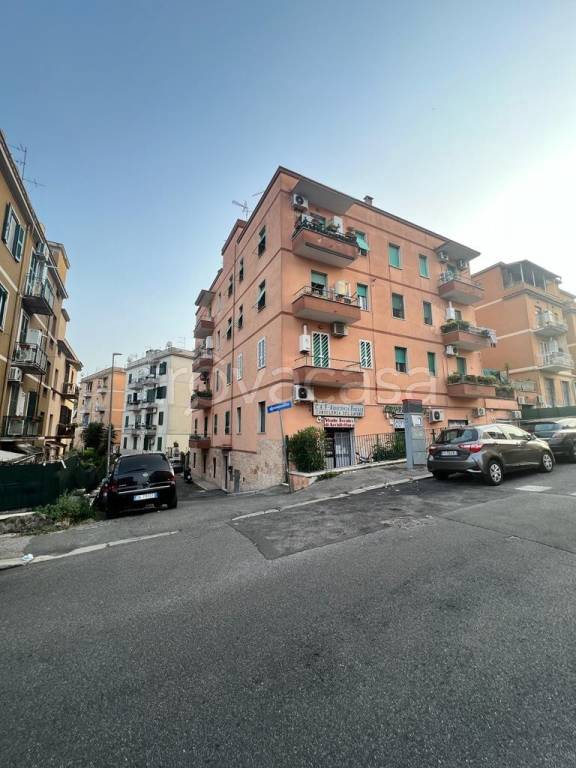 Appartamento in vendita a Roma via Vincenzo Menasi