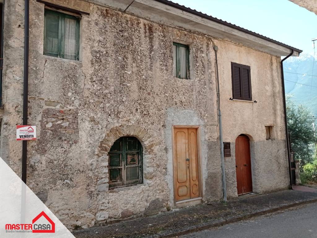 Appartamento in vendita a San Vincenzo Valle Roveto via Casale