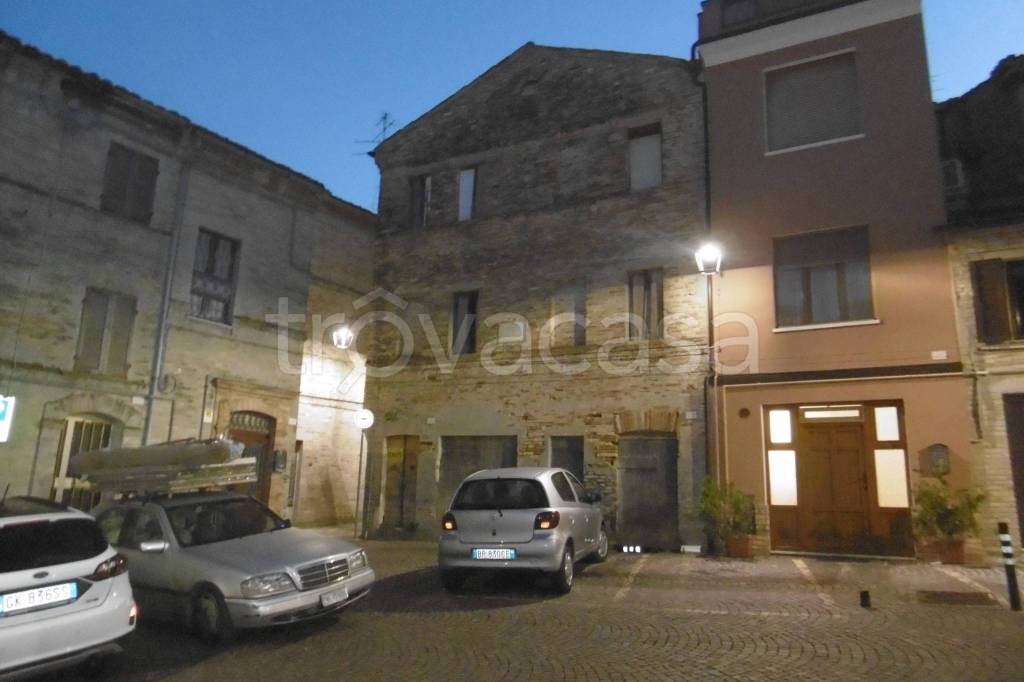 Casa Indipendente in vendita a Monte Urano piazza Cortile