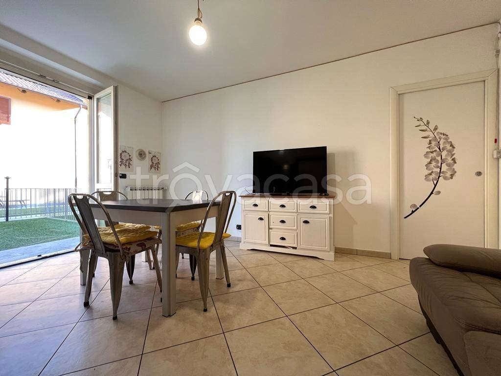 Appartamento in vendita a Vezza d'Alba via della Rocca, 1