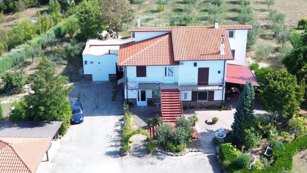 Villa Bifamiliare in vendita a Rocca San Felice palombaia