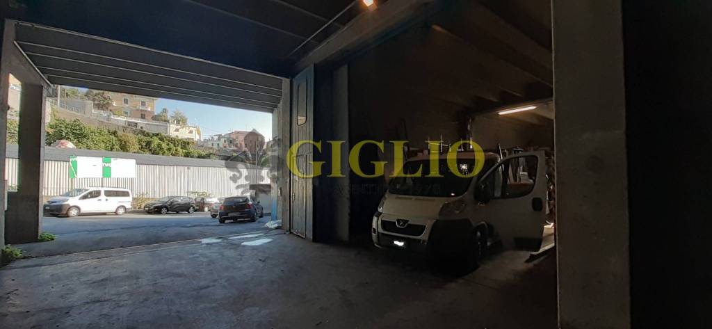 Garage in vendita a Genova via Castel Morrone