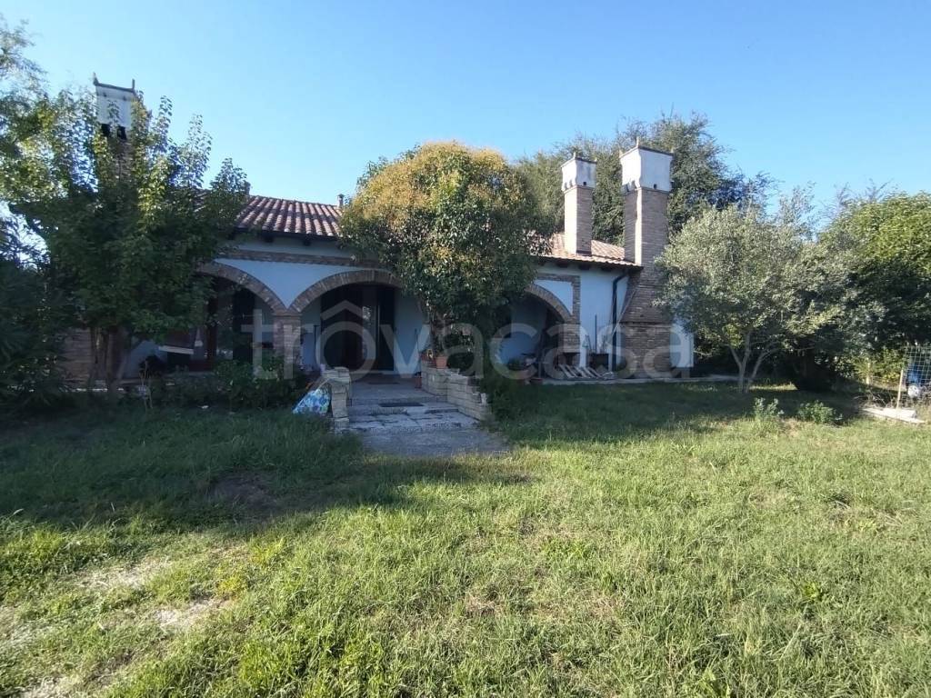Villa in vendita a Taglio di Po via Campania, 14/a