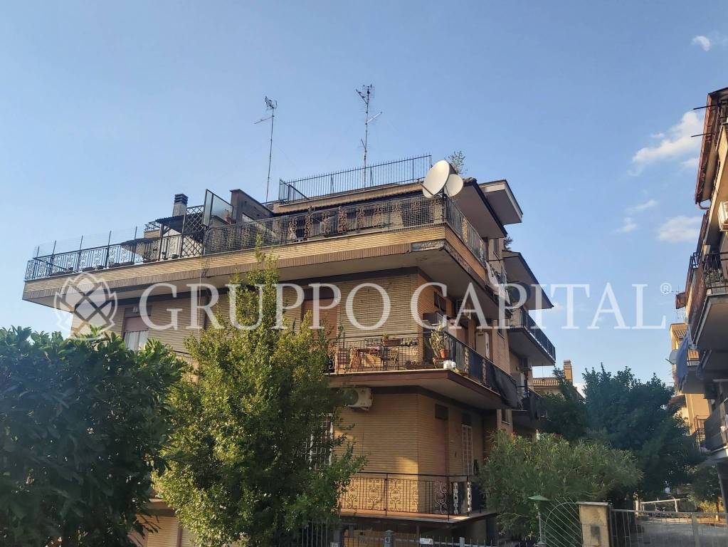 Appartamento in vendita a Roma via Nocera Inferiore