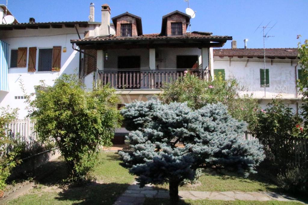 Villa Bifamiliare in vendita a Montiglio Monferrato frazione Pironda
