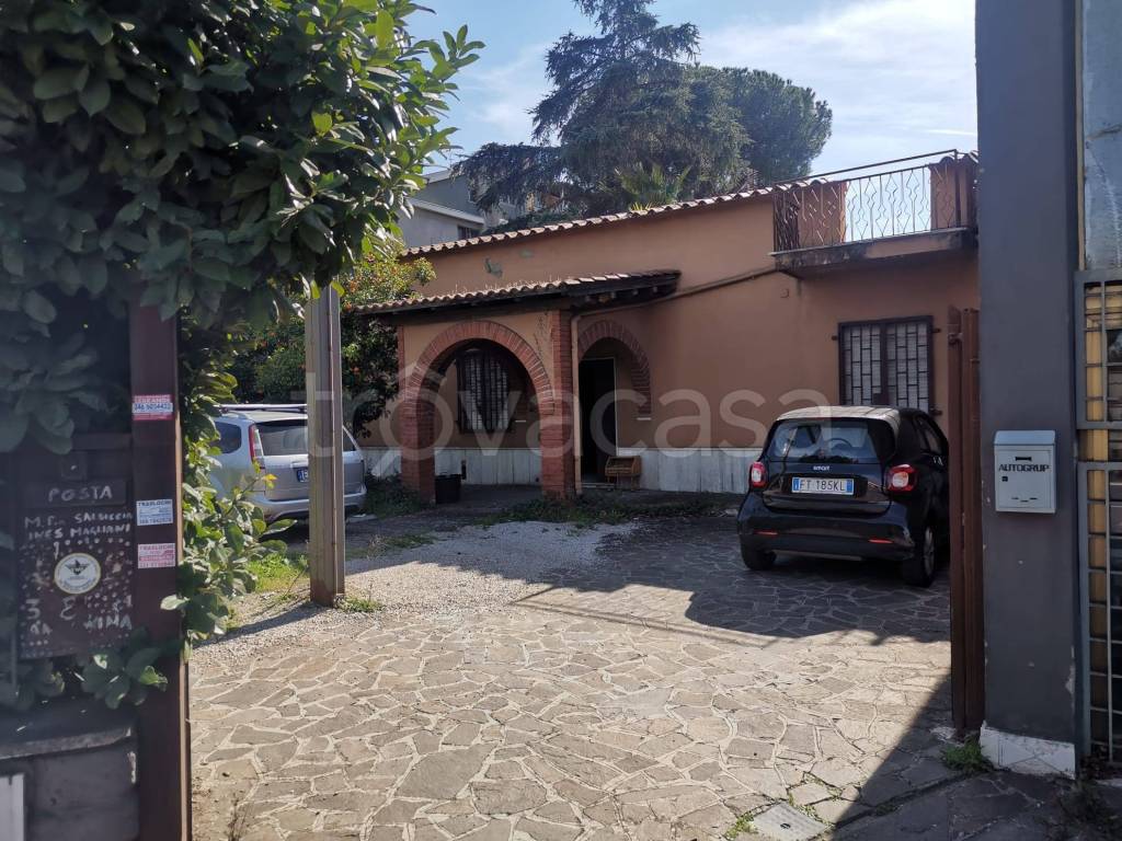 Villa in vendita a Roma via Anagnina, 338