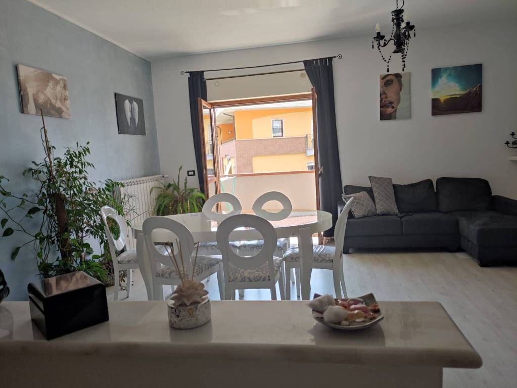 Appartamento in vendita a L'Aquila via Campovalano