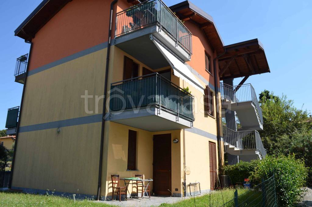 Appartamento in vendita a Taino via Gorizia