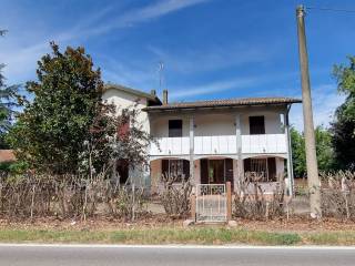 Casa indipendente in vendita a montecchio emilia strada sant'ilario, 39