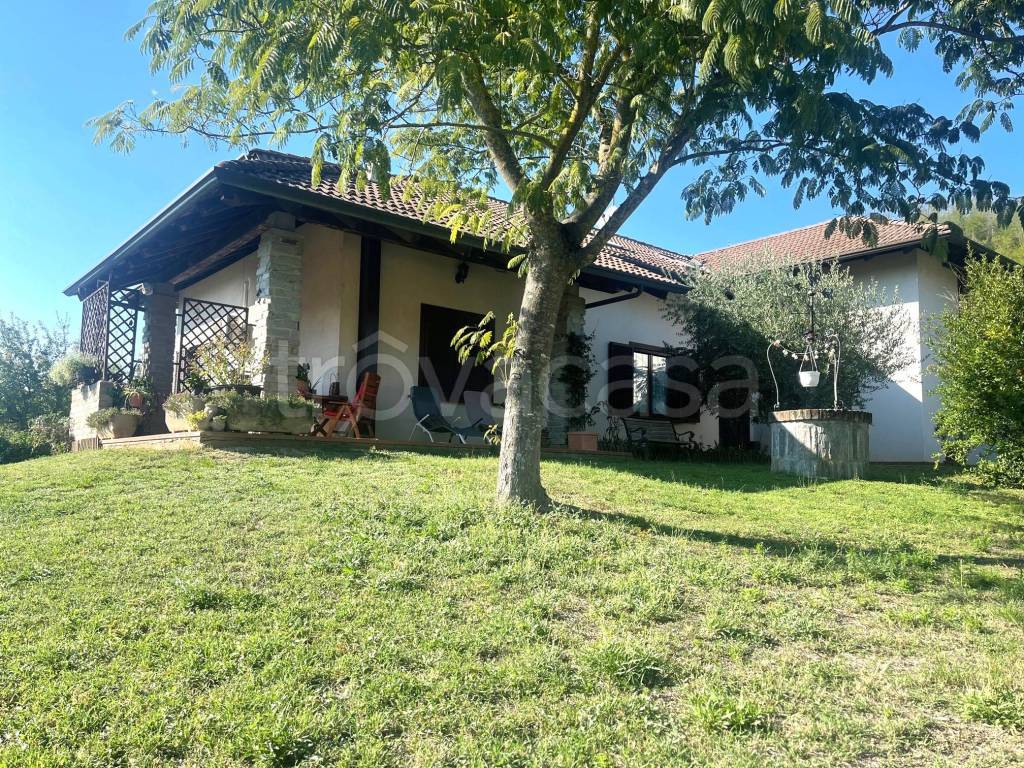 Villa in vendita a Godiasco Salice Terme via Giovanni Falcone, 2