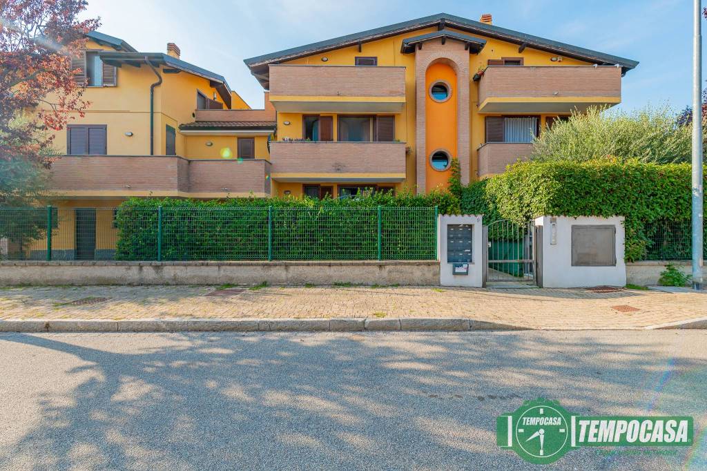 Appartamento in vendita a Carpiano via Basilicata, 9