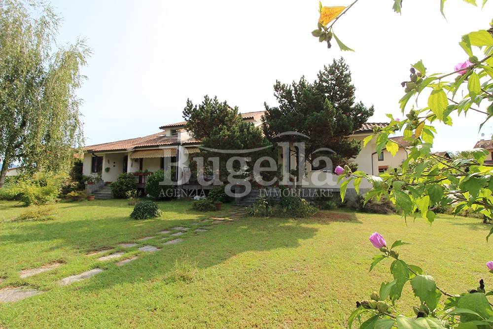 Villa Bifamiliare in vendita a Zubiena casale Filippi, 33