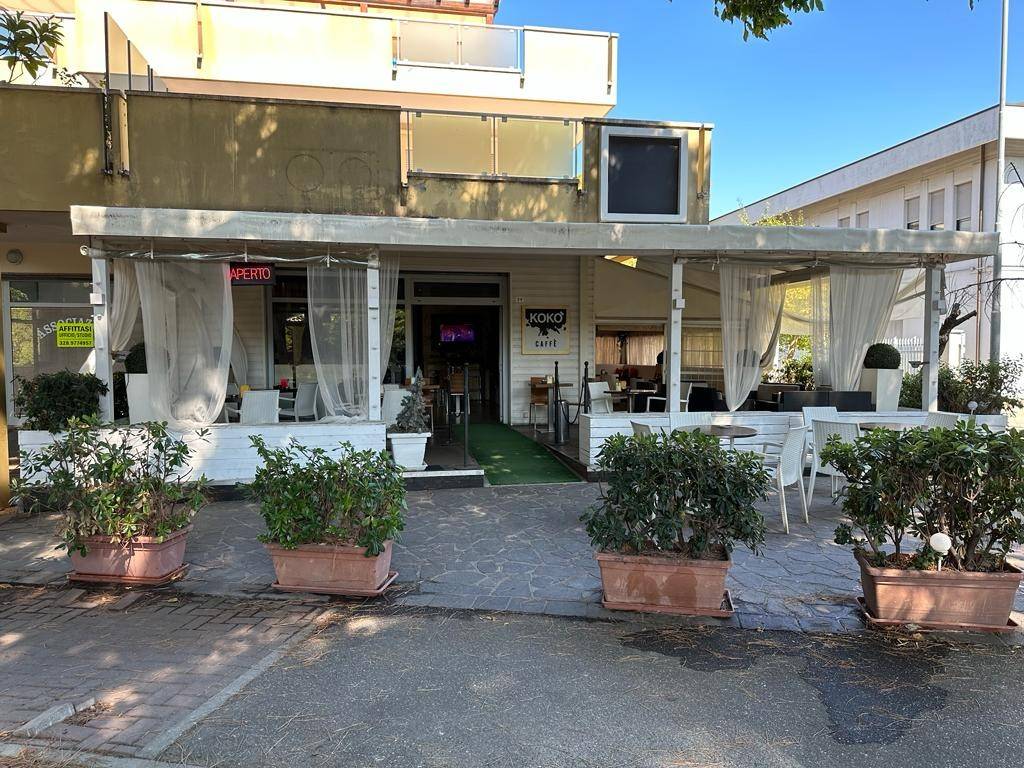 Bar in vendita a Riccione viale Santorre di Santarosa, 29A