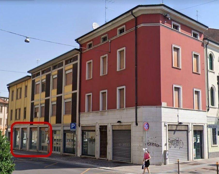 Negozio in in vendita da privato a Mantova via Saverio Bettinelli, 7