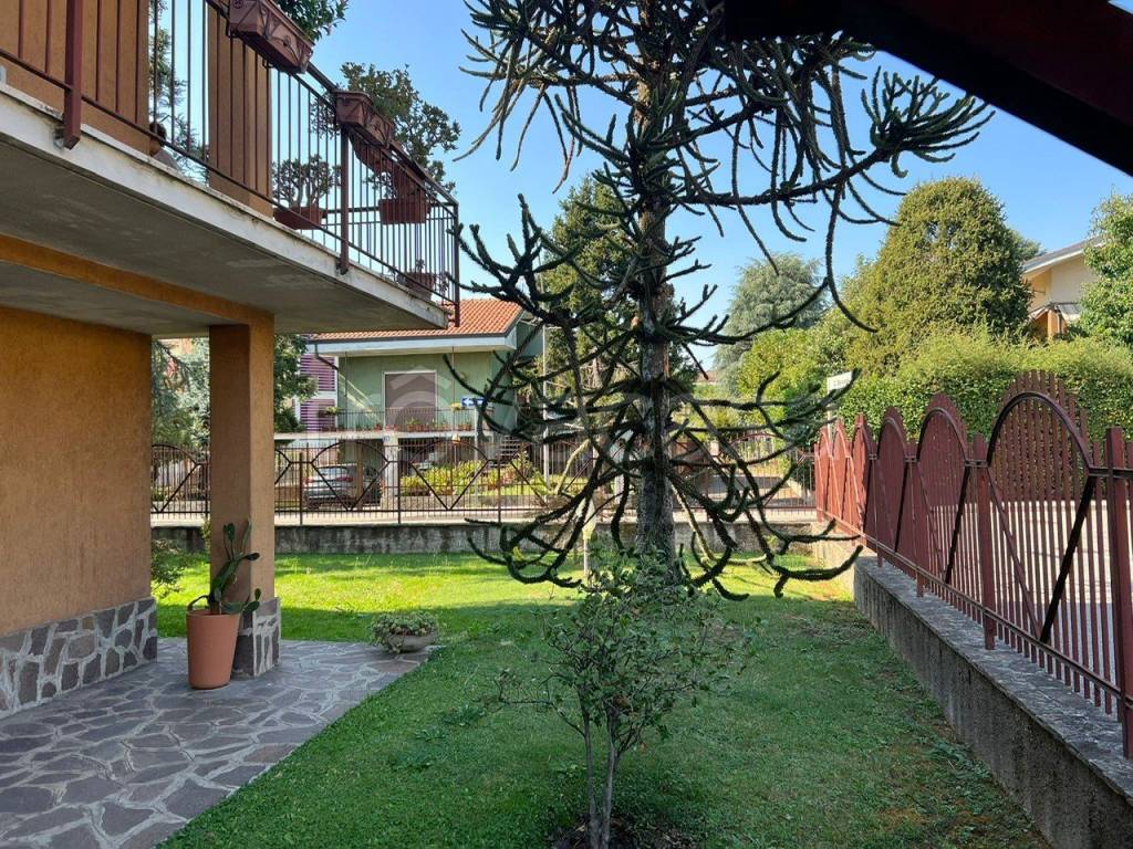 Villa Bifamiliare in vendita a Gorgonzola via Cesare Beccaria, 4