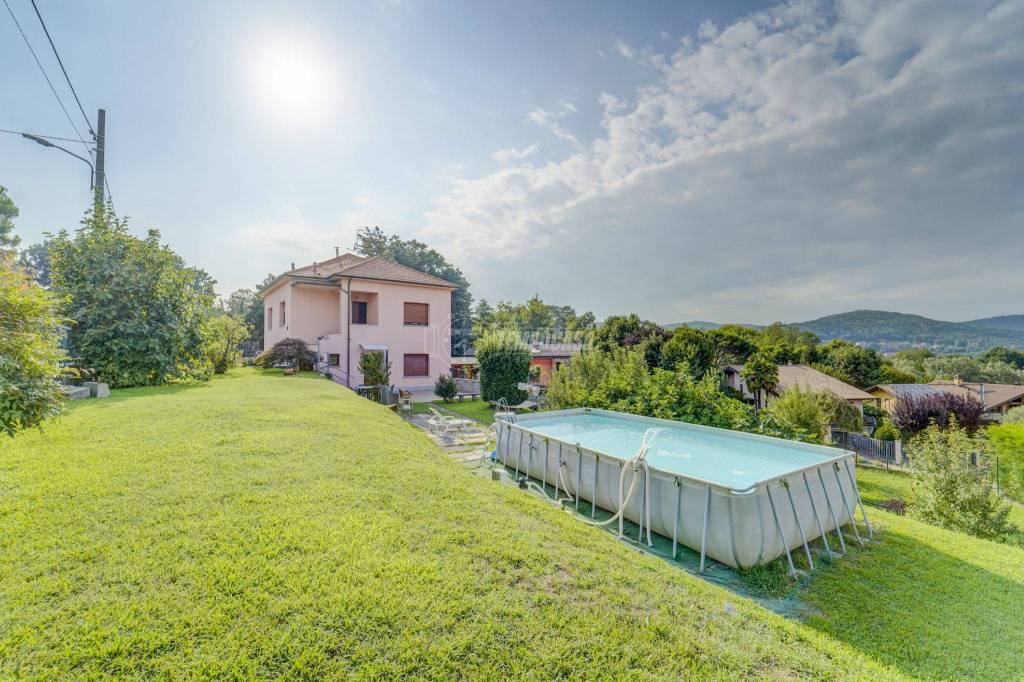 Villa Bifamiliare in vendita a Vergiate via San Rocco