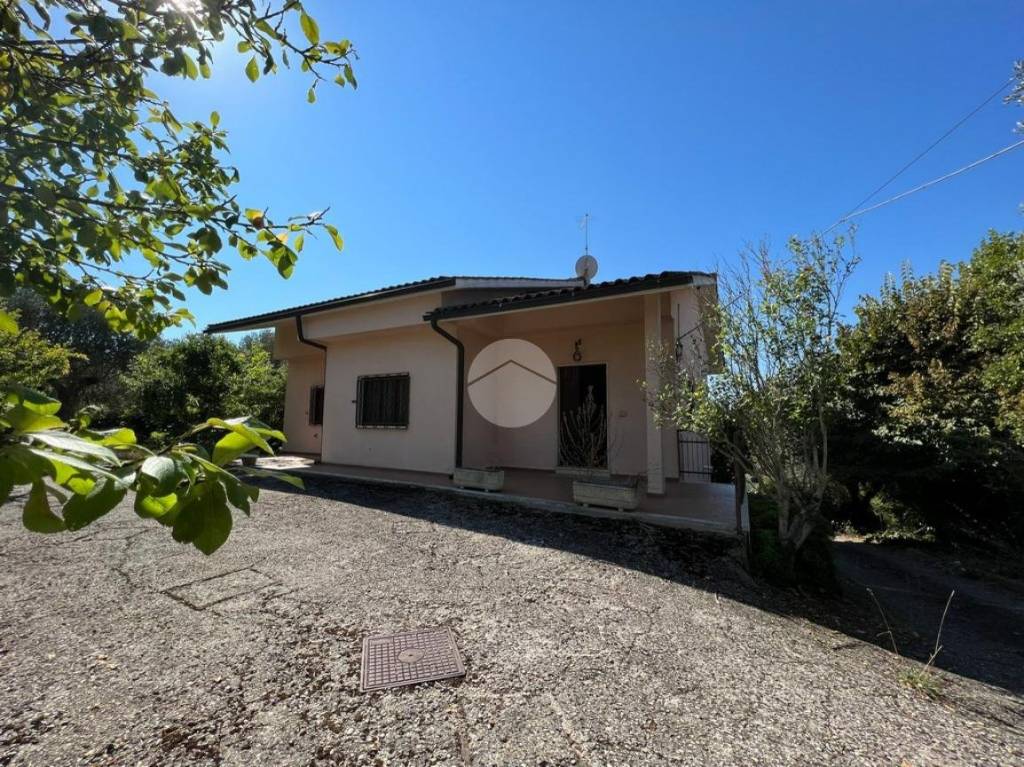 Villa in vendita a Collevecchio via Colle Selva