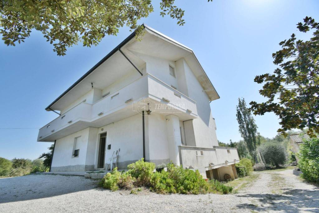 Villa Bifamiliare in vendita a Sant'Elpidio a Mare strada lungo tenna