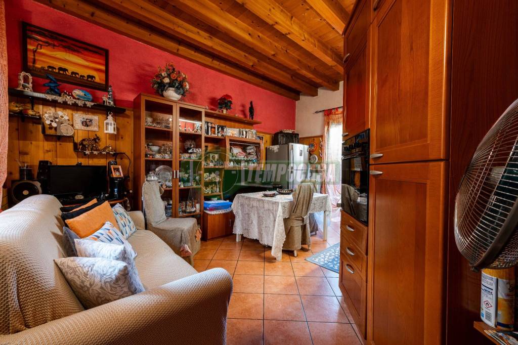 Appartamento in vendita a Bernareggio via Cesare Battisti, 6
