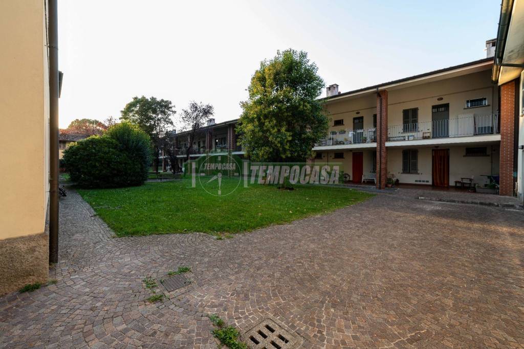 Appartamento in vendita a Vimercate via Piave, 18