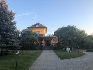 Villa bifamiliare in vendita a bregnano via giuseppe garibaldi, 4