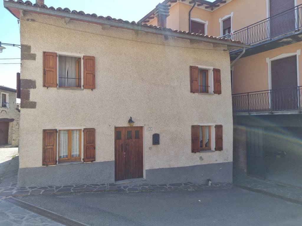 Appartamento in vendita a Castelnovo ne' Monti via Casale
