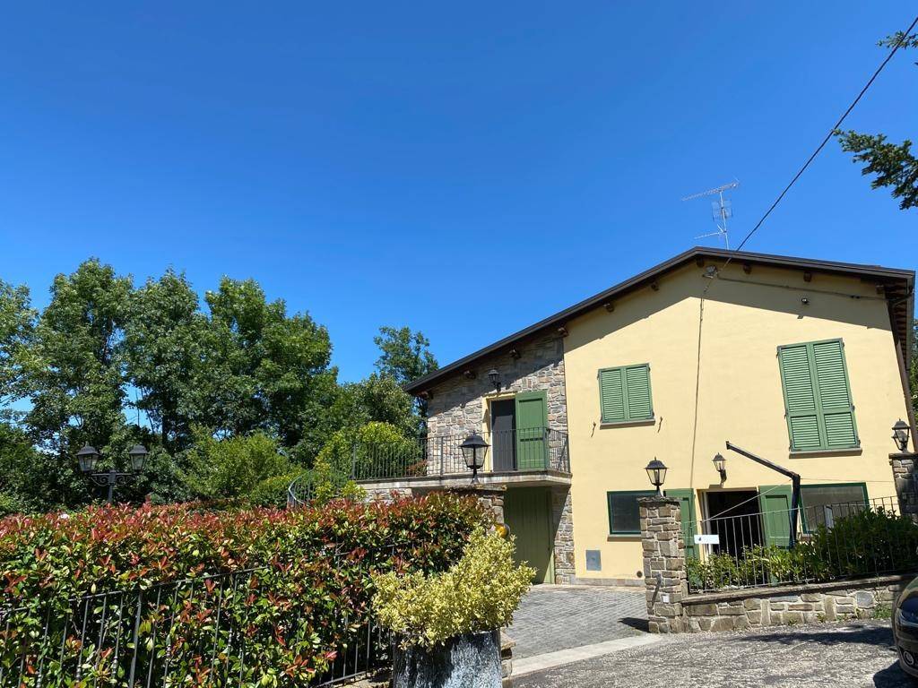 Villa in vendita a San Benedetto Val di Sambro