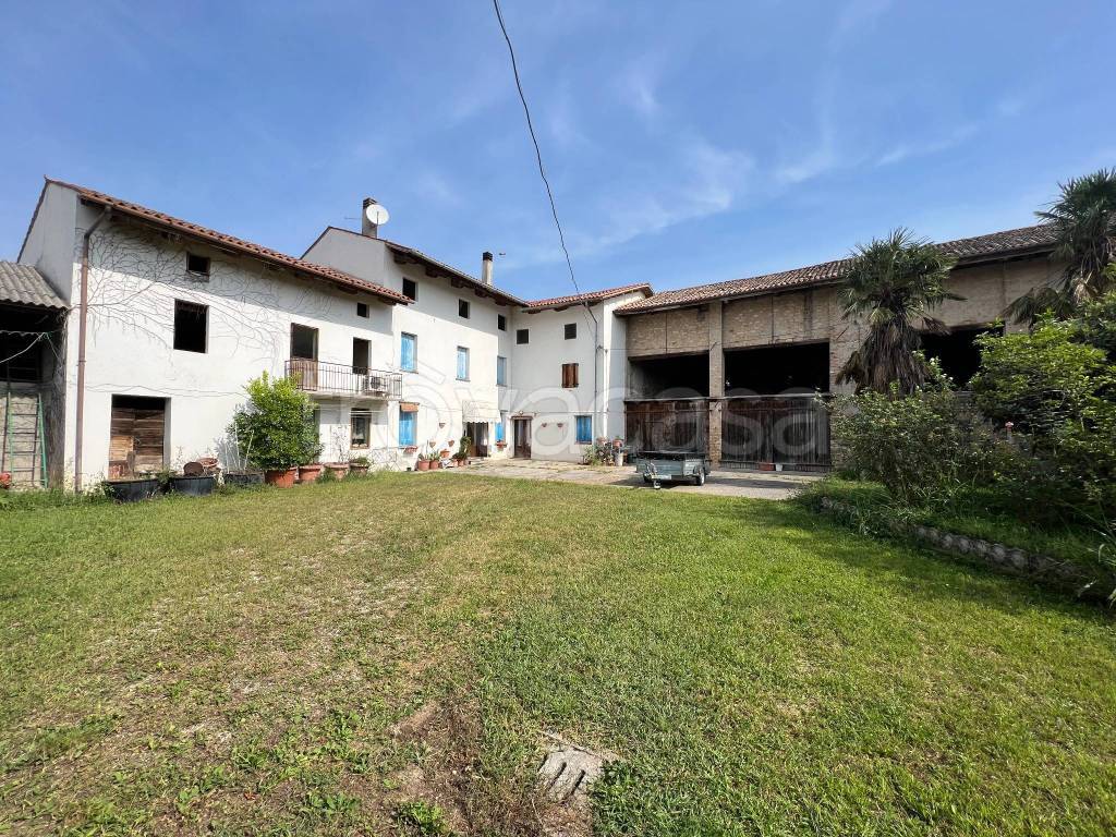 Villa in vendita a Codroipo via Pantianicco, 16
