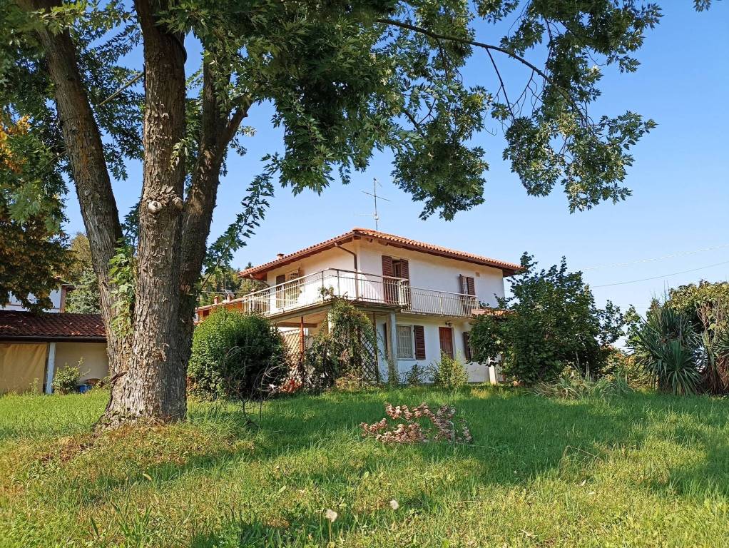 Casale in vendita a Villanova Mondovì via Roccaforte, 56
