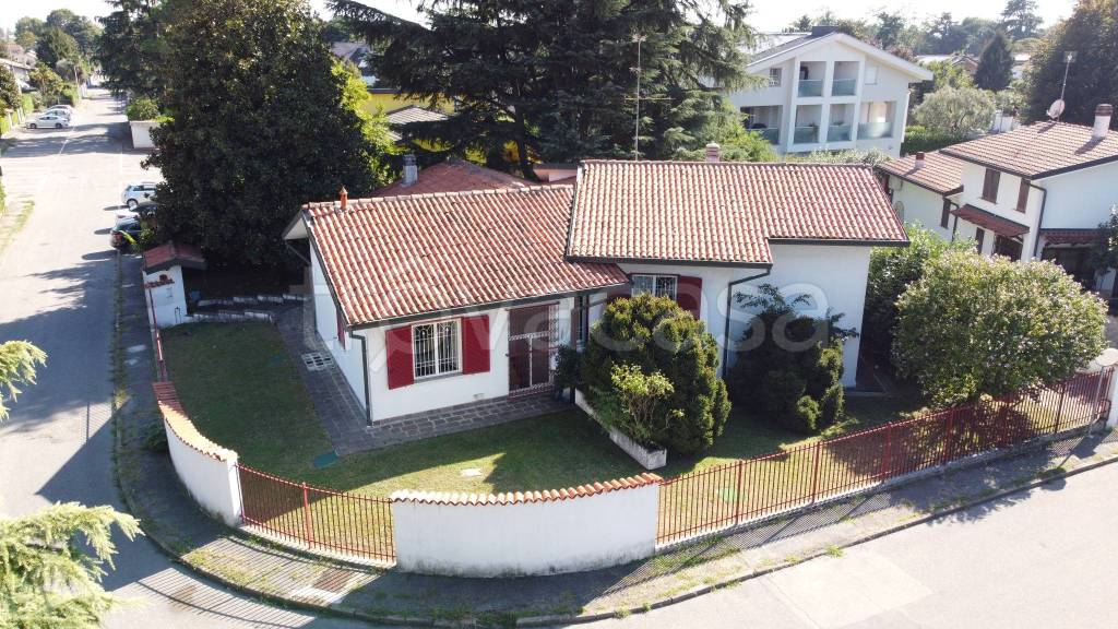 Villa in vendita a Cassina de' Pecchi via del Leone, 2