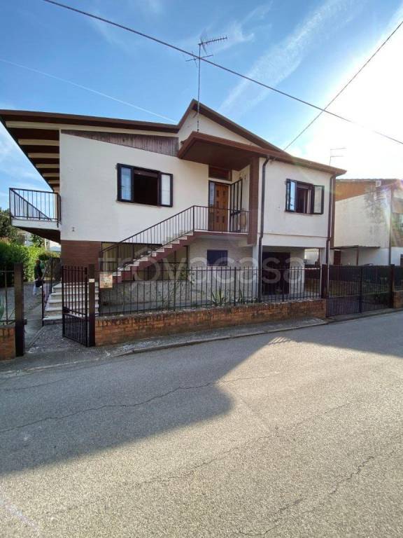 Villa in vendita ad Adria via Uldino Fellardi