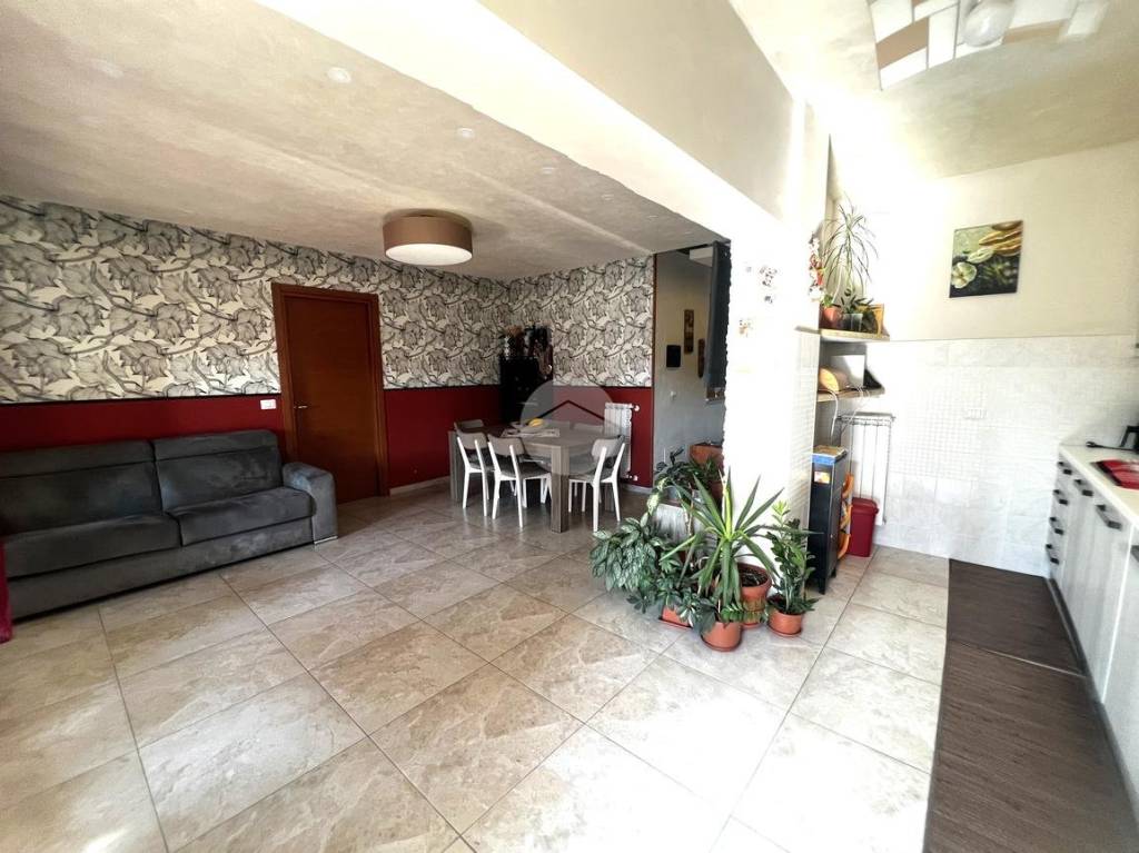 Appartamento in vendita a Viterbo zona Capretta, 1