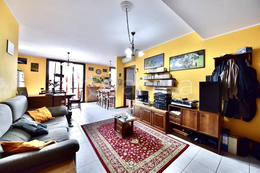 Appartamento in vendita a Solaro via San Pietro, 68