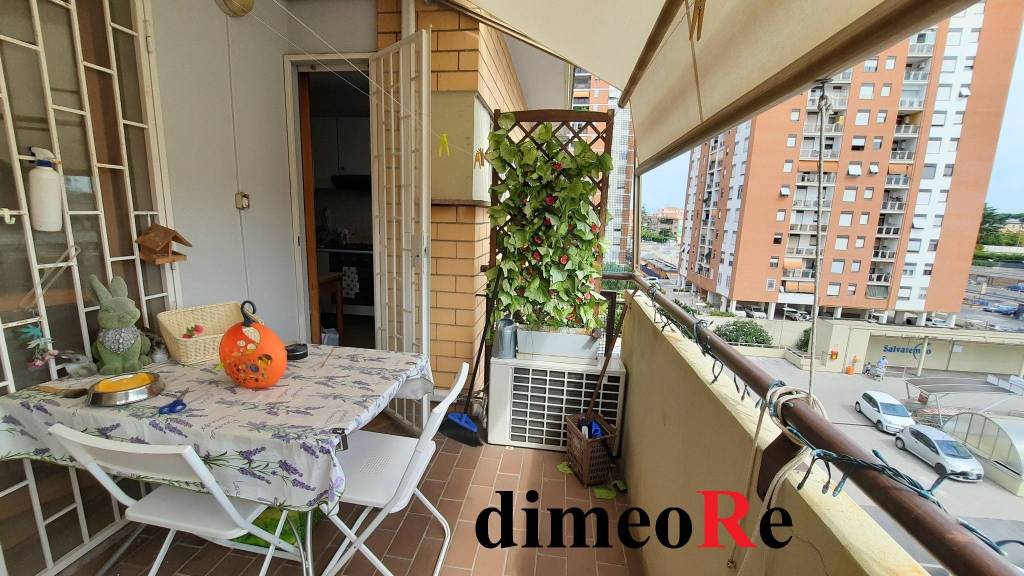 Appartamento in vendita a Roma via Francesco Sapori